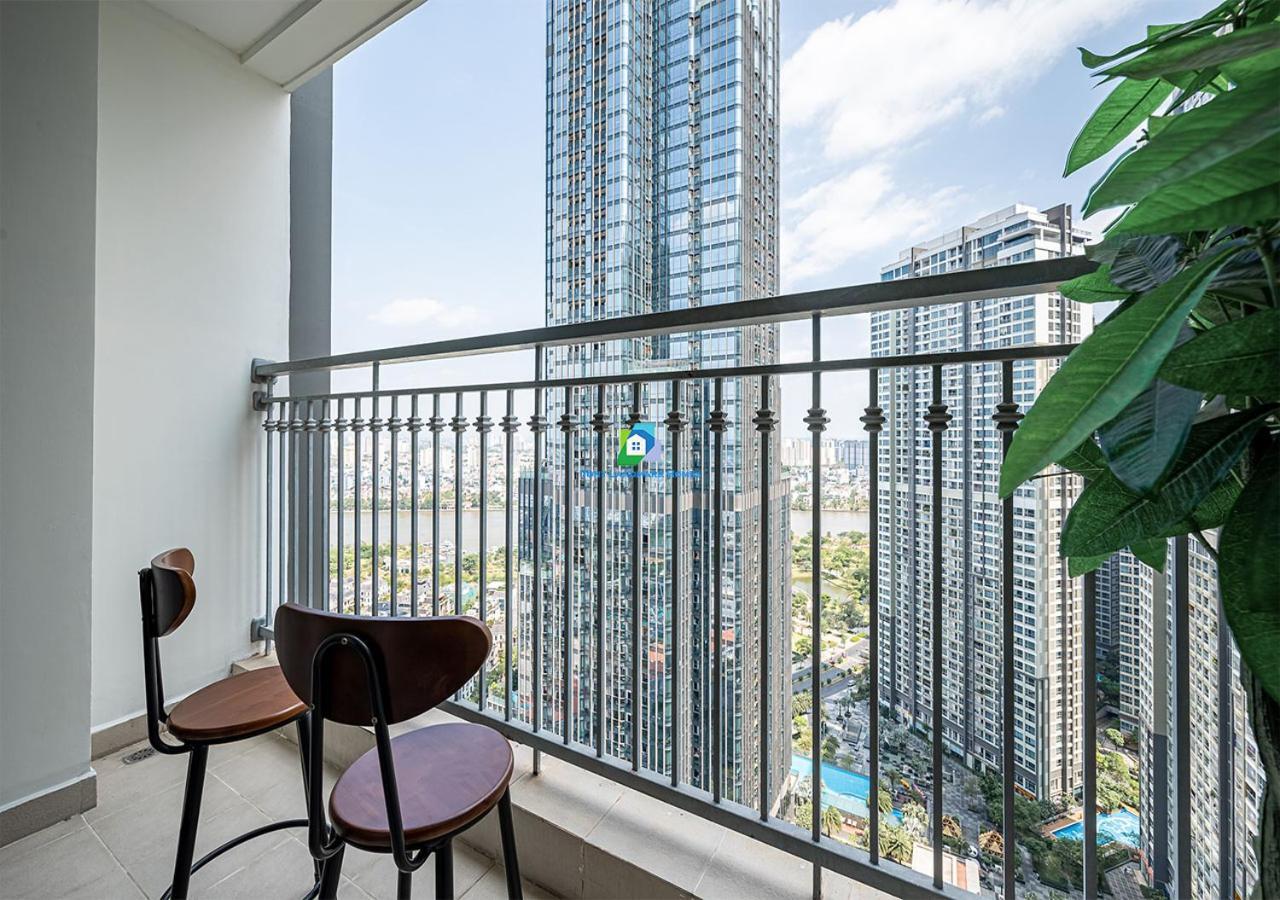 The Vinhomes - The Buildings Nearby Landmark 81 Apartment *