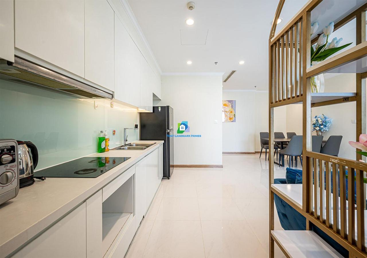 Căn hộ The Vinhomes - The Buildings Nearby Landmark 81 *