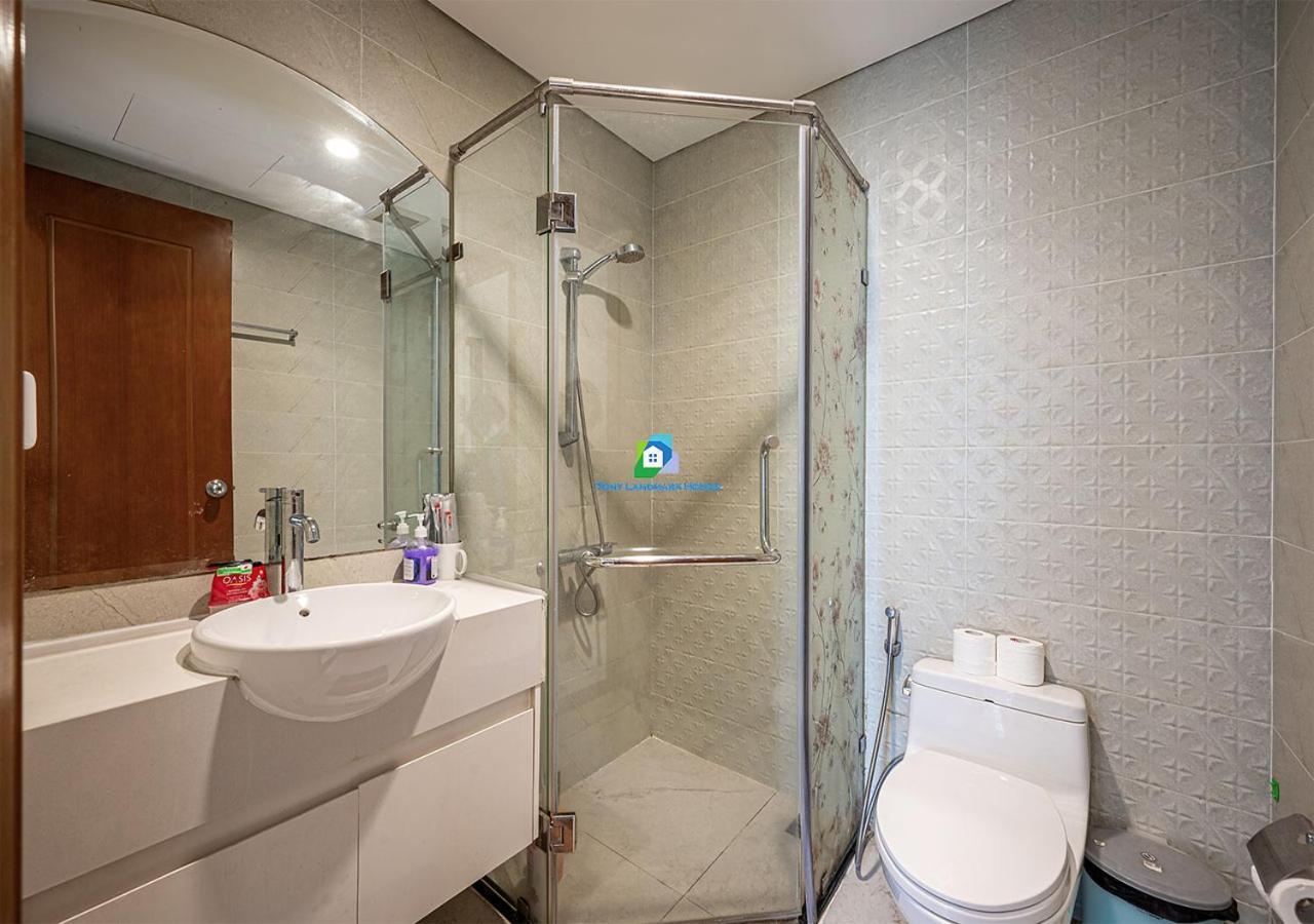 Căn hộ The Vinhomes - The Buildings Nearby Landmark 81 TP. Hồ Chí Minh