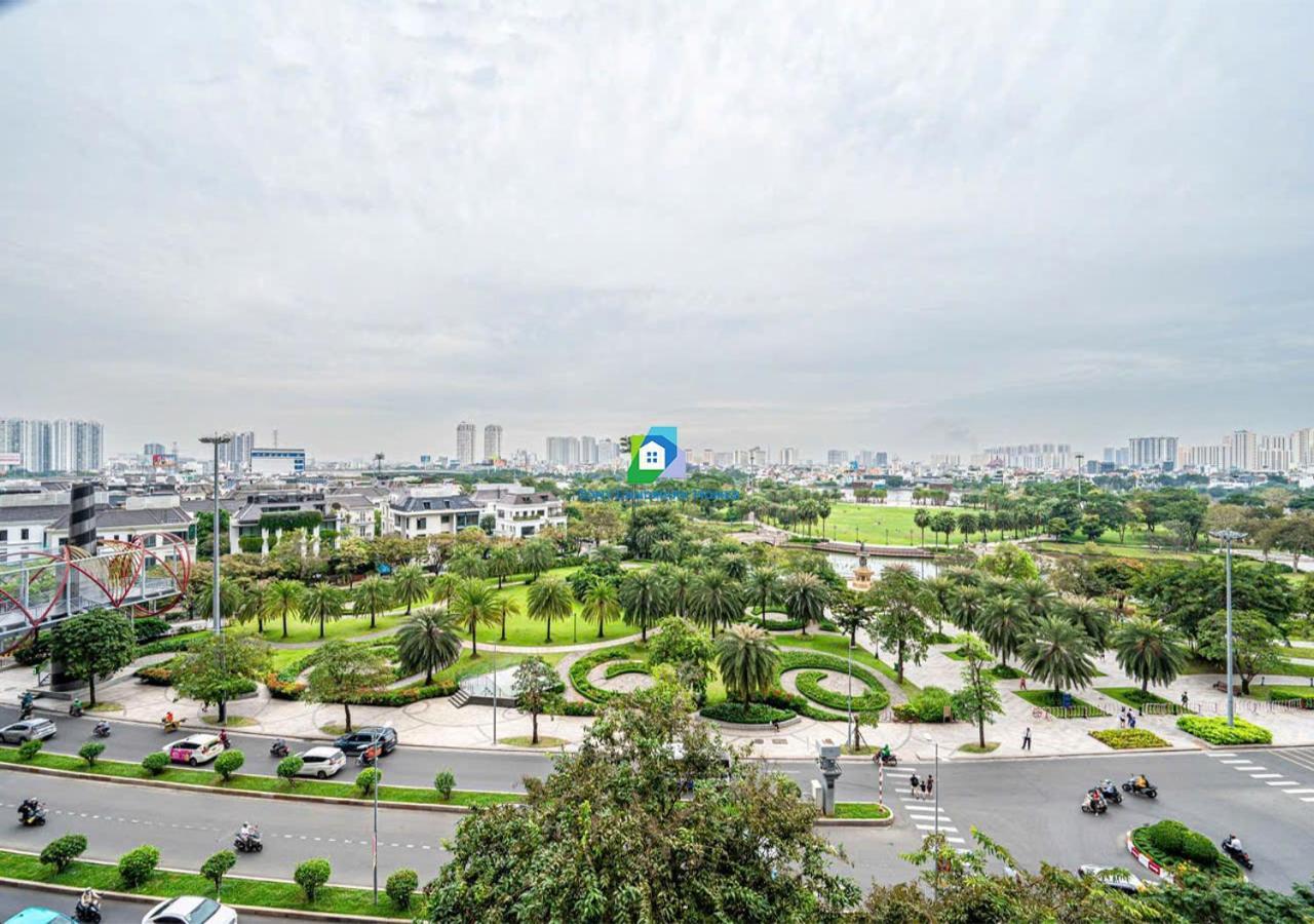 The Vinhomes - The Buildings Nearby Landmark 81 Căn hộ *