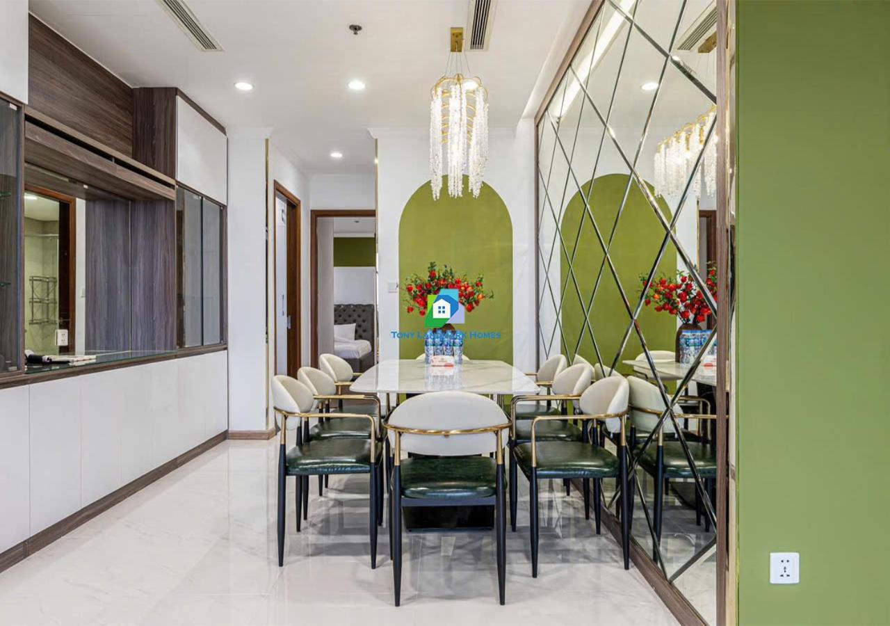 Căn hộ The Vinhomes - The Buildings Nearby Landmark 81 *