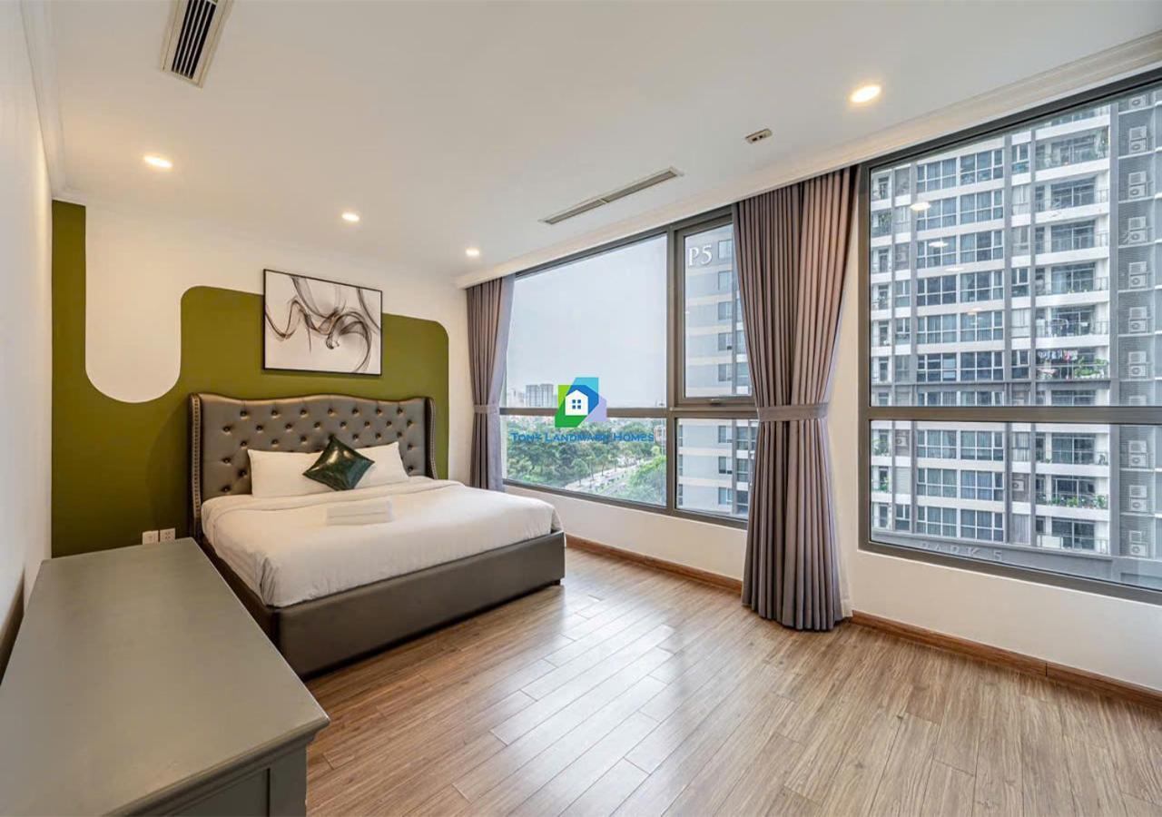 Căn hộ The Vinhomes - The Buildings Nearby Landmark 81 *
