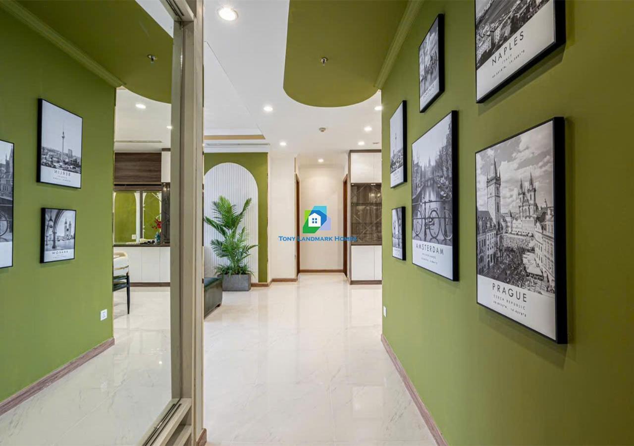 Căn hộ The Vinhomes - The Buildings Nearby Landmark 81 TP. Hồ Chí Minh