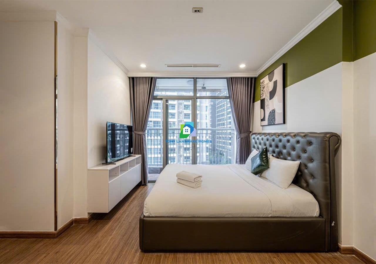 The Vinhomes - The Buildings Nearby Landmark 81 *
